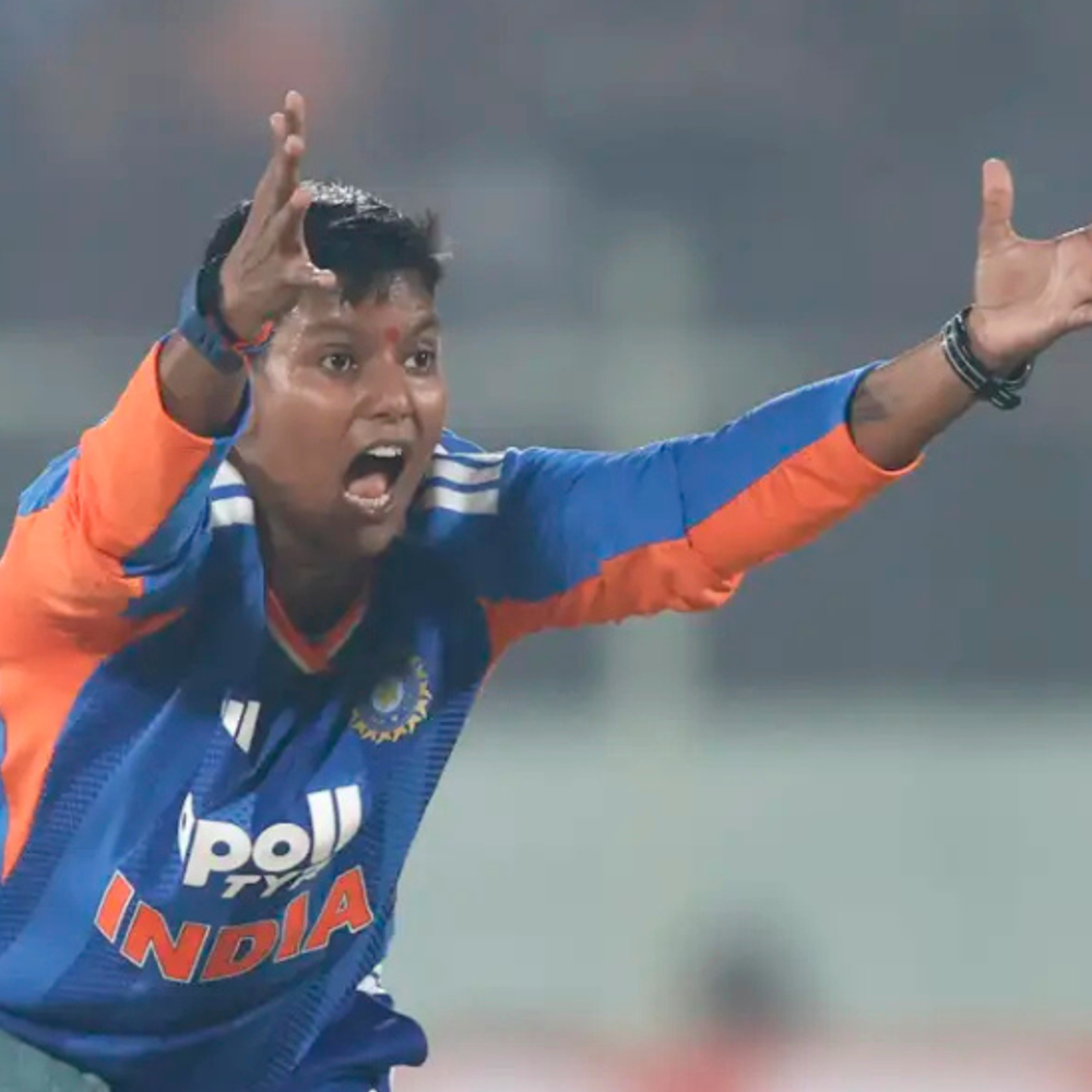deepti-sharma-becomes-no.-1-ranked-t20i-bowler:achieves-top-spot-for-the-first-time;-jemimah-rodrigues,-arundhati-reddy-make-big-gains