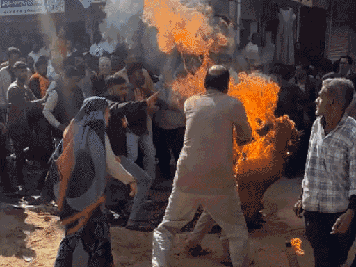 couple-attempts-self-immolation-during-anti-encroachment-drive-in-dewas:both-critical,-referred-to-indore;-locals-protest-near-police-station