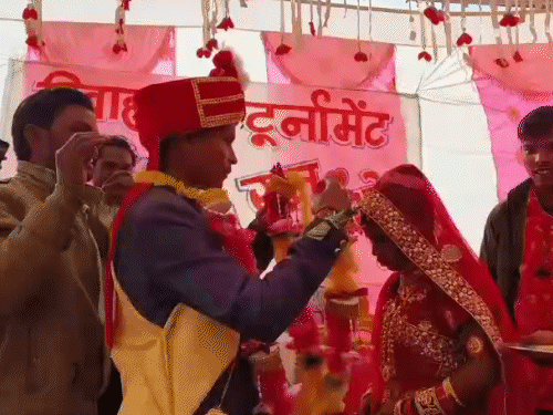 cricket-tournament-in-damoh-village-turns-sport-into-service:unique-match-funds-marriages-of-dalit-and-tribal-daughters-without-dowry