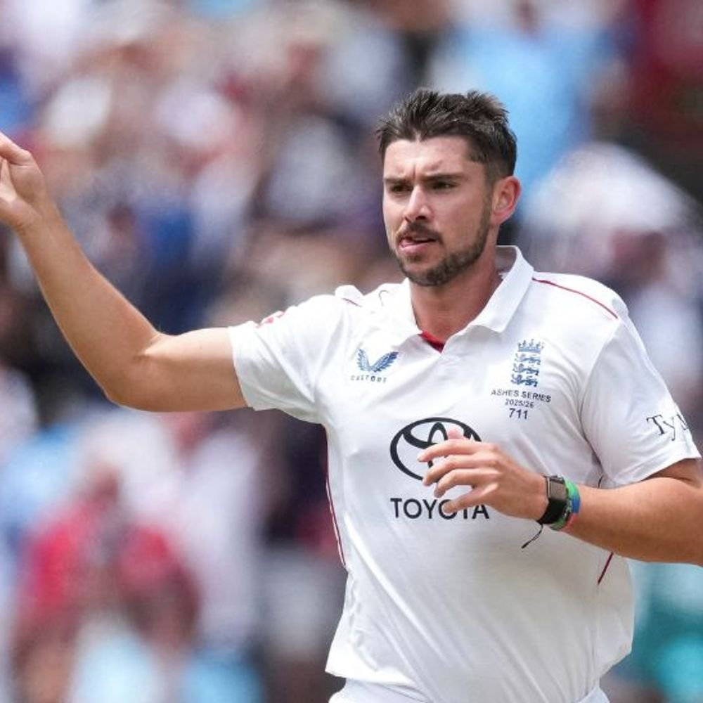 australia-bundled-for-152-runs-in-melbourne-test:josh-tongue’s-5-wicket-haul;-england-loses-four-wickets-in-10-overs