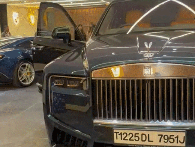 mp’s-first-₹15cr-rolls-royce-cullinan-series-ii-arrives-in-indore:emerald-green-ultra-luxury-suv-delivered-on-special-order;-mukesh-ambani-and-rapper-badshah-also-own-model