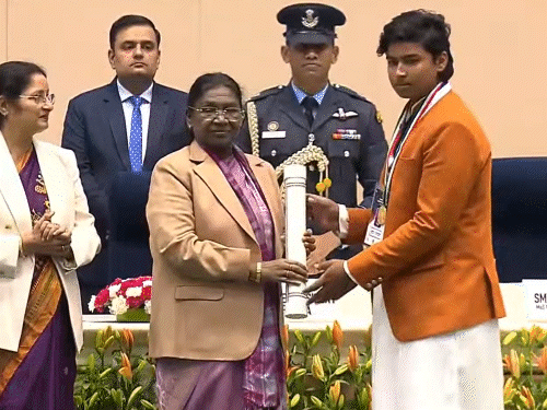 droupadi-murmu-confers-vaibhav-suryavanshi-with-bal-puraskar:hon’ble-president-says,-‘this-is-just-beginning’;-cricketing-prodigy-set-to-meet-pm-also