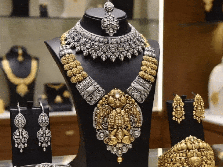 silver-becomes-expensive-by-₹27,771/kg-in-one-week:prices-reach-₹2.28-lakh/kg,-up-165%-this-year;-gold-becomes-₹6,177/10-gm-costlier-in-7-days