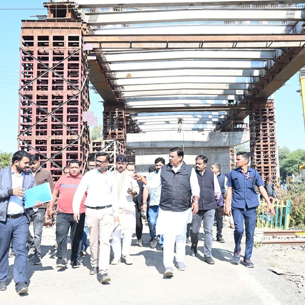 flyover-on-bhopal–indore-road-to-be-completed-within-a-year:mla-inspects-3-fobs;-rose-garden-in-bairagarh-to-be-expanded