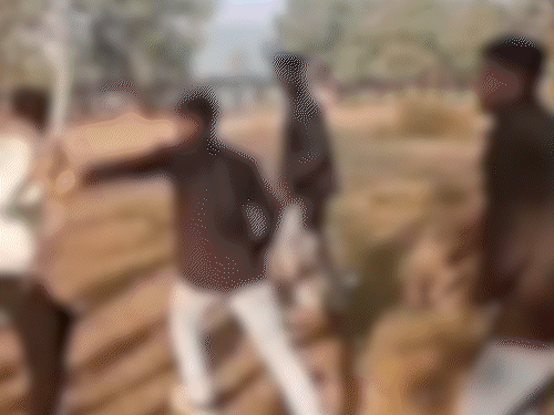 jabalpur-minors-beat-schoolmates-with-hockey-sticks-to-show-dominance:force-them-to-touch-feet-and-apologise;-record-assault-video-and-post-it-on-social-media