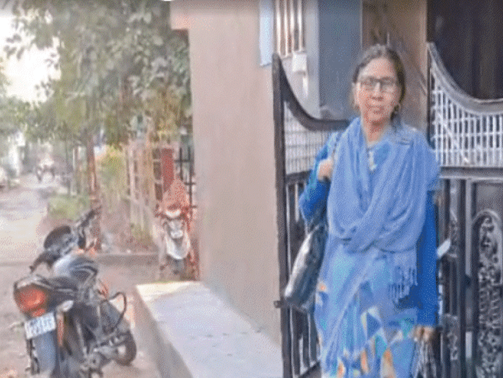 5-mps-seek-details-of-alleged-government-lies:teacher-calls-neighbour’s-rooftop-pipe-a-water-harvesting-system-and-arranges-official-photograph-in-parliament