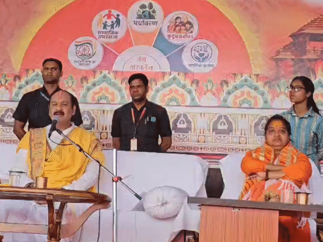 sadhvi-ranjana-says,-‘sanatan-won’t-be-erased-by-your-voice’:at-hindu-conference-in-rajgarh,-speaker-says,-‘will-neither-give-friday-nor-green-colour’