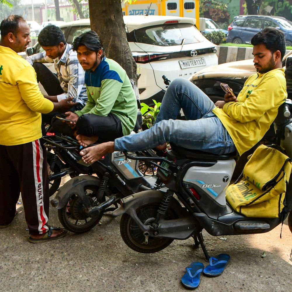 centre-proposes-guaranteed-90-day-work-yearly-for-gig-workers:introduces-norms-to-ensure-social-security-benefits-for-unorganised-workers