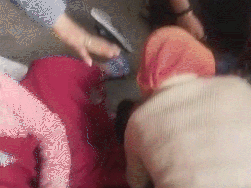 grp-constable-revives-unconscious-passenger-with-cpr:traveller-collapsed-at-ujjain-railway-station;-sp-to-honour-officer-for-life-saving-effort