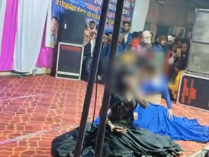 ‘raja-ji-ke-dilwa-toot-jai’-performed-in-govt-school:people-throw-money-at-hired-dancers,-principal-says-panchayat-had-sought-permission