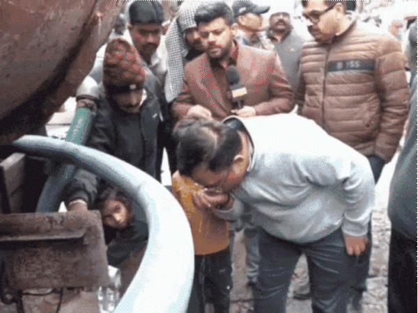 bacteriology-experts-begin-probe-into-indore-water-contamination-case:15-doctors-called-in-from-across-mp-to-aid-treatment;-death-toll-rises-to-16