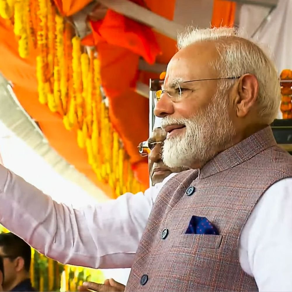 major-boost-for-pm-modi’s-‘make-in-india’-campaign:apple-exports-₹4.50-lakh-crore-worth-iphones-in-2025;-country’s-electronics-sector-supports-25-lakh-jobs;-vaishnaw-says-‘this-is-just-the-beginning’