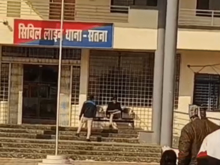 teacher-slaps-student,-child-falls,-hand-fractured:private-school-in-satna-accused-of-beating-student-for-unfinished-homework,-management-denies-cctv-footage