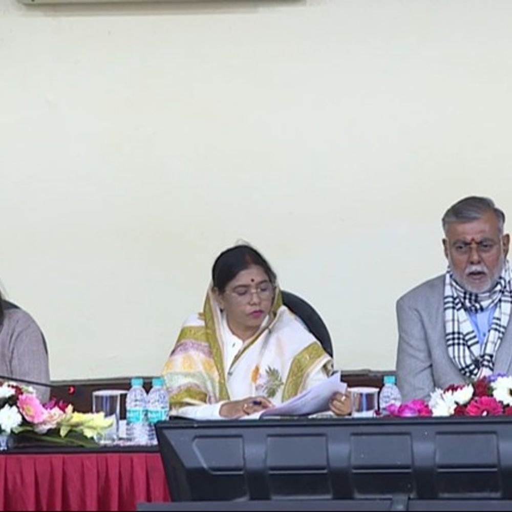 rural-development-officers-directed-to-conduct-monthly-field-visits:minister-prahlad-patel-calls-for-district-wise-grading-based-on-performance;-orders-immediate-action-on-irregularities
