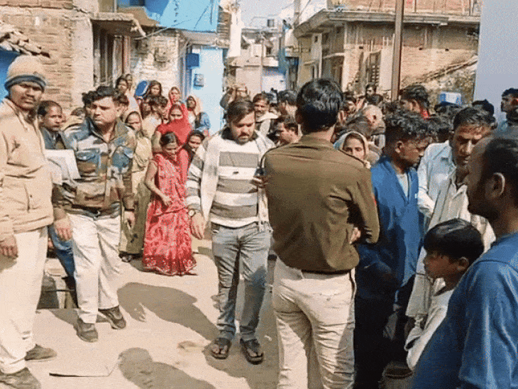 husband,-wife,-and-1.5-year-old-daughter-found-hanging-at-home:triple-fatality-in-damoh;-bodies-retrieved-after-breaking-door,-no-suicide-note-found