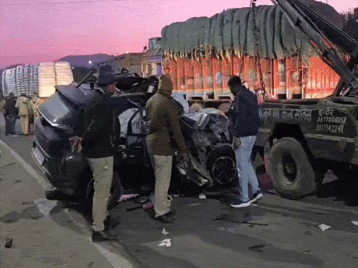 speeding-nexon-rams-truck-near-indore-ralamandal:three-youths,-one-woman-die-on-the-spot;-another-woman-critically-injured-as-truck-driver-flees,-police-launch-manhunt