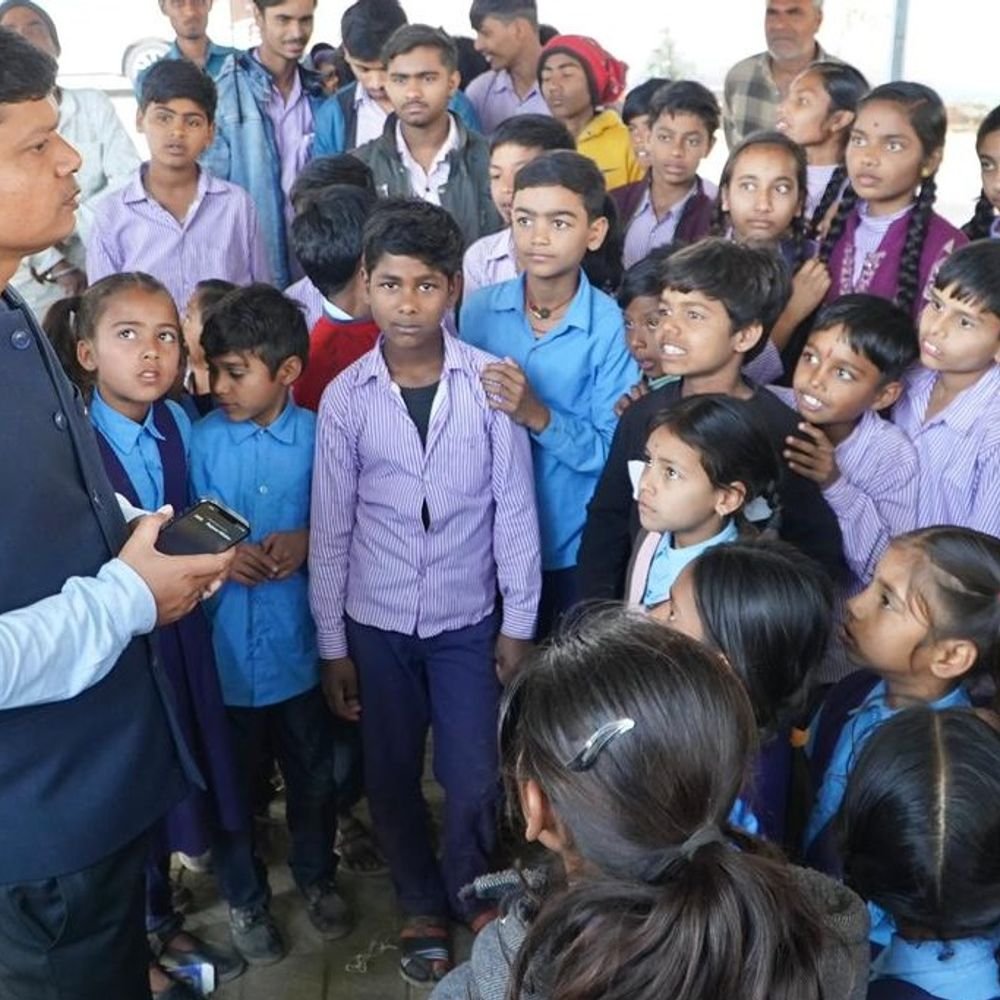 ujjain-collector-inspects-rural-schools,-talks-future-with-students:children-say-home-feels-lonely,-school-brings-food,-playtime,-and-career-dreams