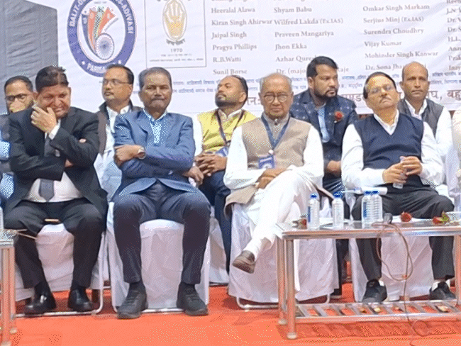 congress-mla-sparks-outrage-with-remarks-on-sc-st-leaders:baraiya-compares-mlas-to-dogs,-alleges-rss-is-converting-tribals-into-hindus