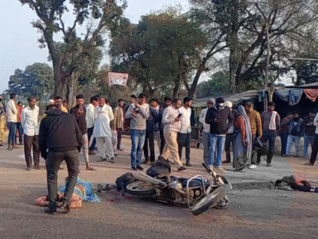 7-year-old-killed-after-speeding-dumper-hits-bike-in-tikamgarh:mother-loses-both-her-legs,-2-others-injured;-accused-driver-flees-scene