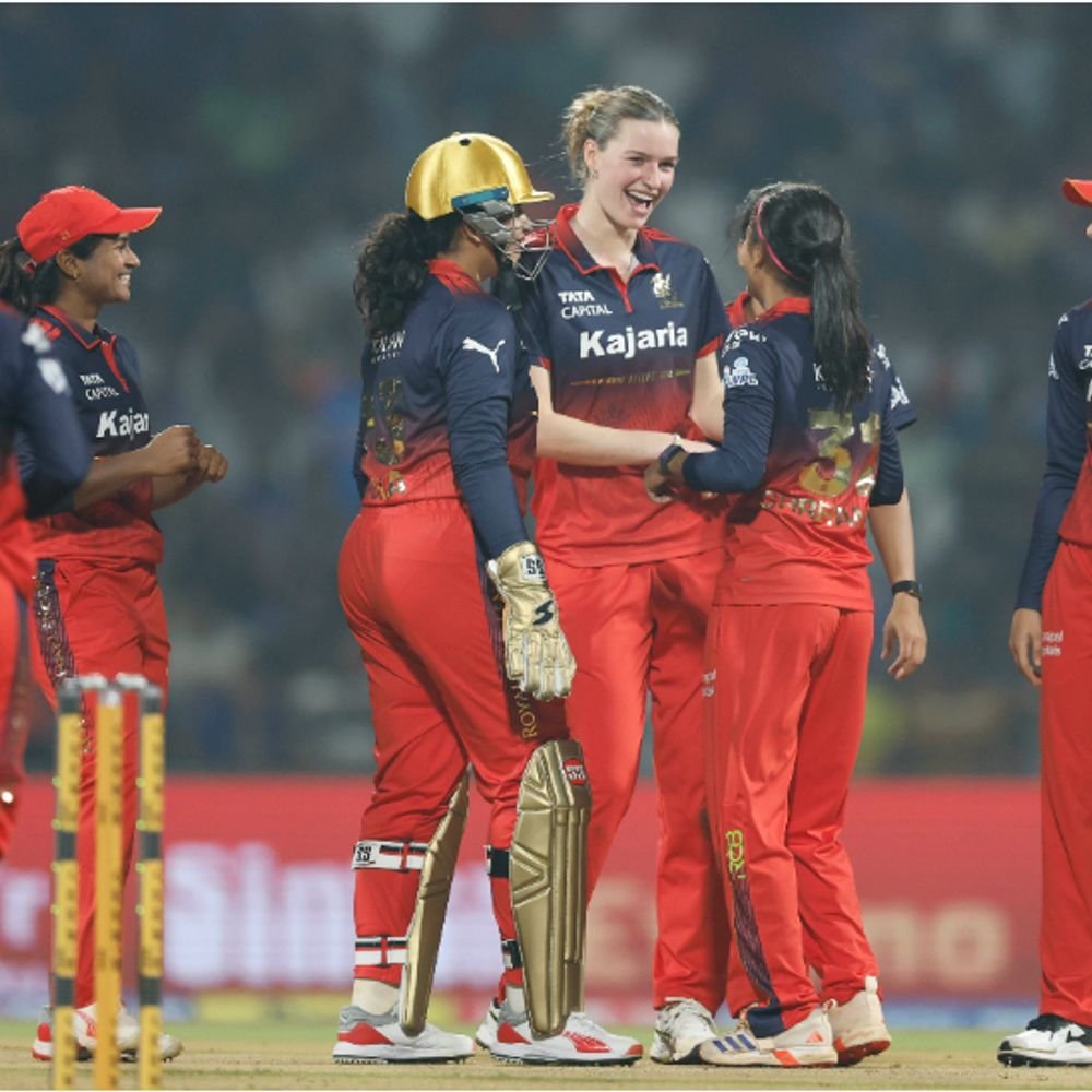 rcb,-gujarat-giants-fight-for-wpl-2026-top-spot:smriti-mandhana’s-team-to-face-ashleigh-gardner-and-co-first-time-this-season-today