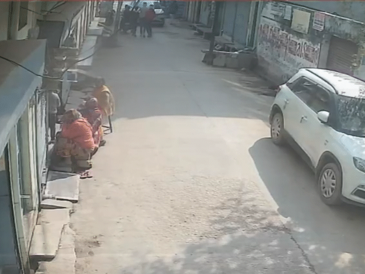 speeding-car-hits-sunbathing-women,-flies-in-air-with-chair:seriously-injured;-locals-catch-driver;-both-parties-settle-case-in-the-police-station