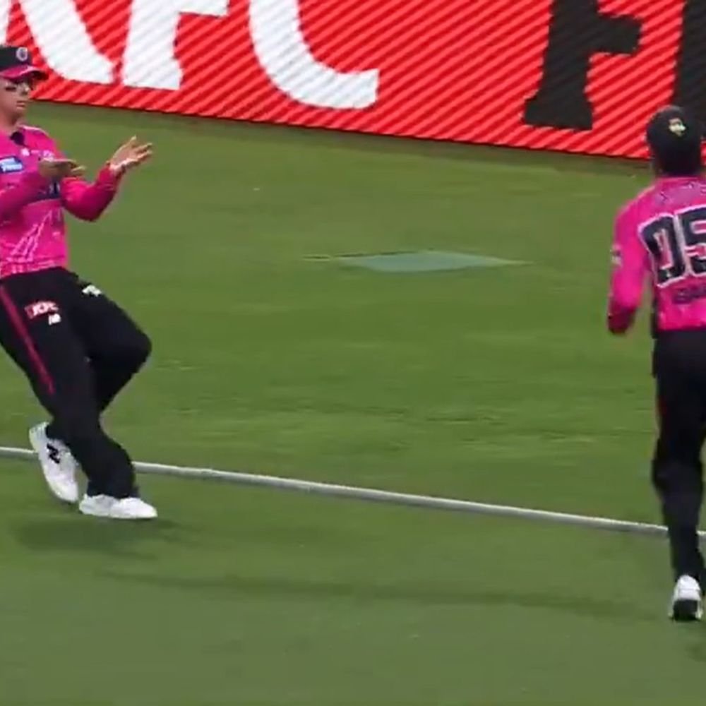 watch|-two-centuries,-107m-six-and-babar-azam’s-fielding-blunder:steve-smith,-david-warner-slam-centuries-in-bbl-frenzy;-babar-suffers-more-embarrassment?