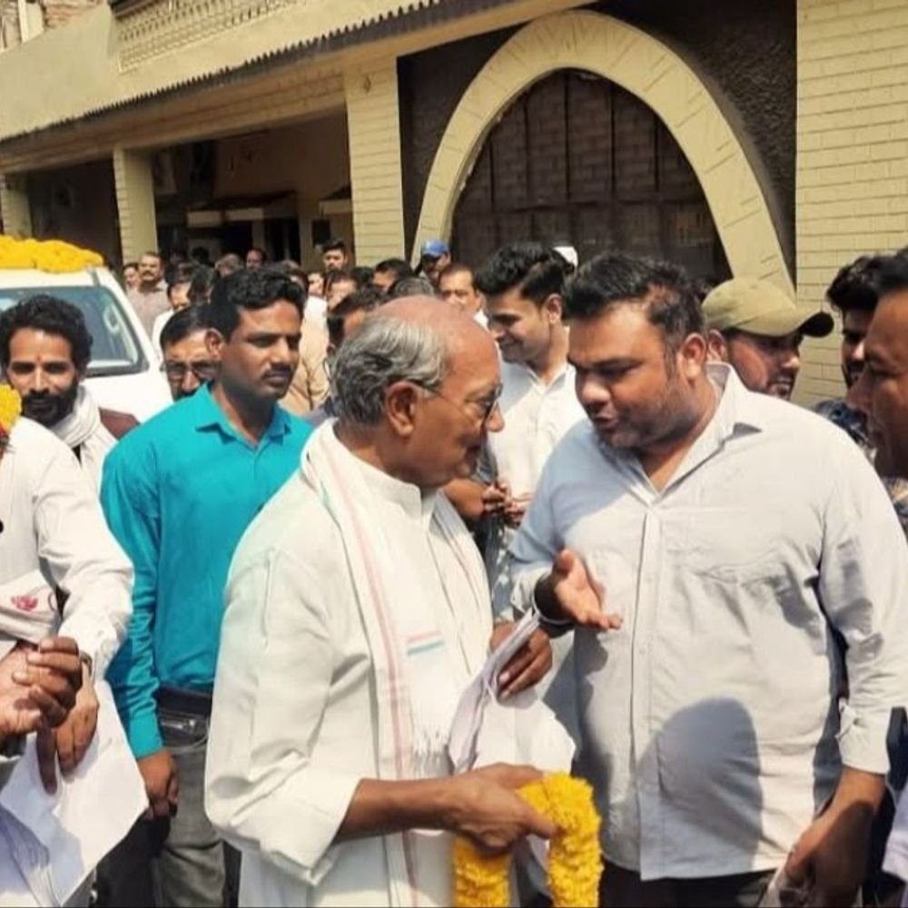 controversy-erupts-over-digvijay-singh’s-aide:vikram-tomar’s-social-media-post-draws-sharp-criticism;-says-upper-caste-community-only-knows-how-to-eat-free-meals