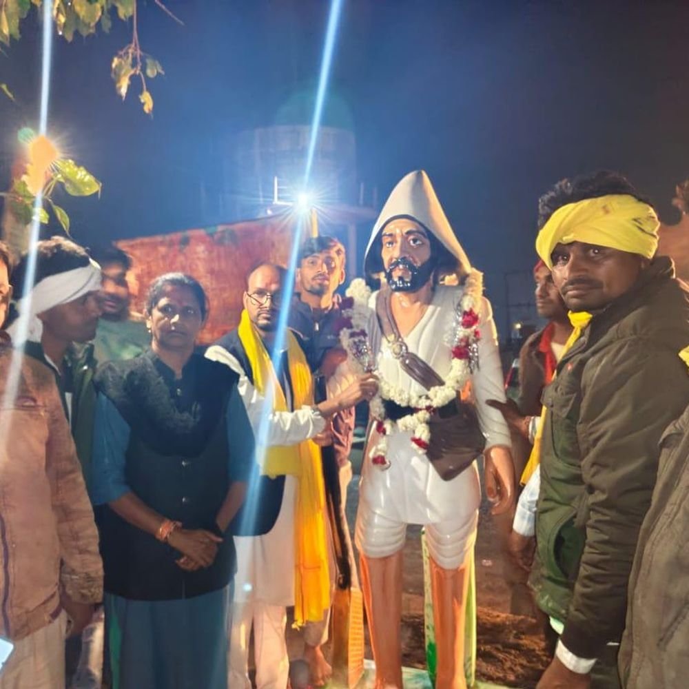 tantya-mama-statue-installed-at-midnight:sailana-mla-dodiyar-alleges-sdm-rejected-gram-sabha-proposal