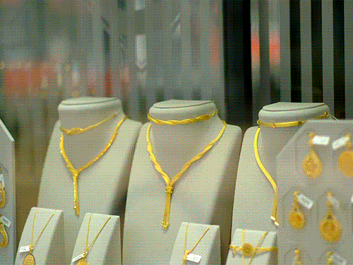 gold-crosses-₹15-lakh/10-gm-mark-for-first-time:becomes-₹22,000-expensive-in-21-days;-silver-touches-₹3.20-lakh/kg-mark-up-₹10,000