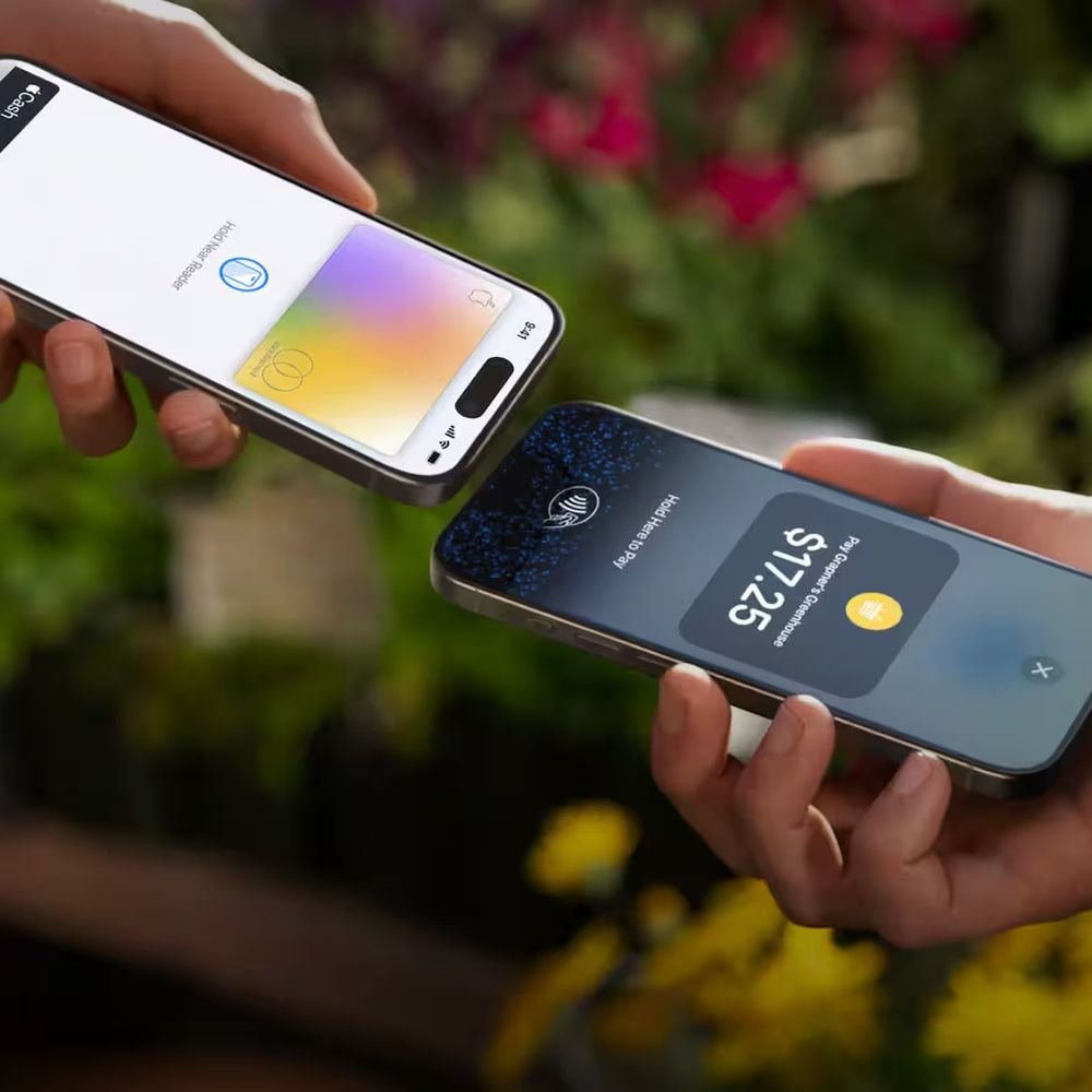 apple-to-launch-digital-payment-service-‘apple-pay’-in-india:iphone-users-will-be-able-to-make-payments-without-swiping-cards-as-company-holds-talks-with-visa,-mastercard