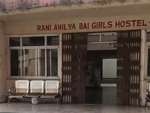 student-suicide-at-bhopal-rgpv-girls-hostel:after-argument-with-staff,-deceased-stayed-inside-room;-probe-on