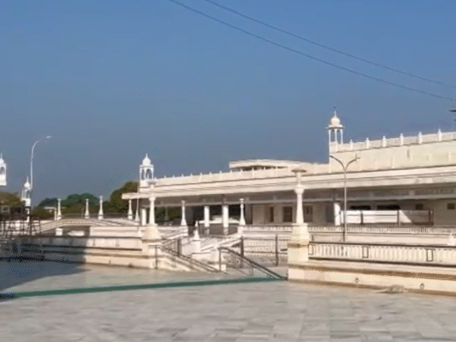 secret-chambers,-trafficking-allegations-at-anandpur-dham-ashram:congress-alleges-abuse,-illegal-confinement,-and-financial-irregularities