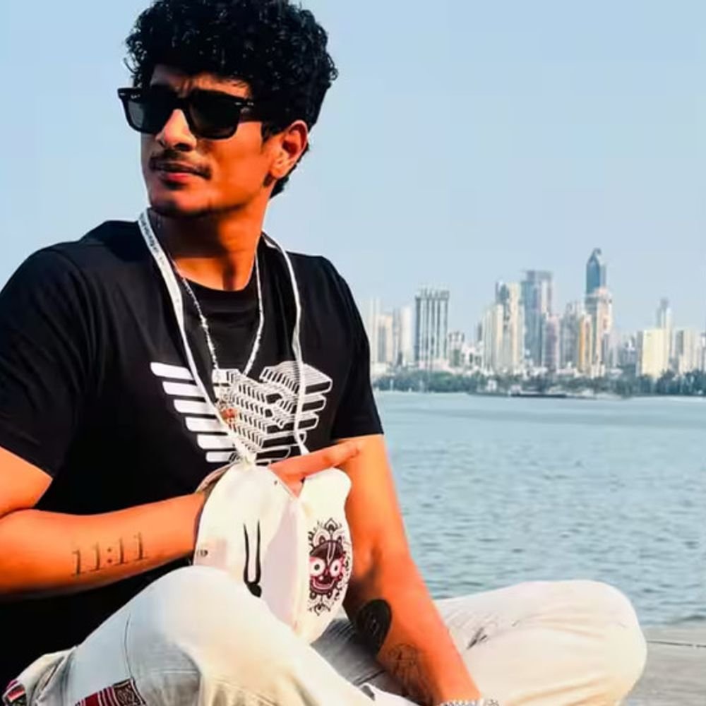 palash-muchhal-accuses-of-₹40-lakh-fraud:smriti-mandhana’s-friend-makes-cheating-allegations,-claims-singer-was-caught-with-another-woman-during-wedding-and-was-beaten-up