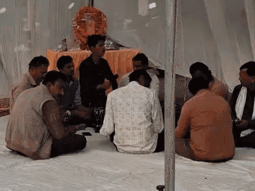 cong-protests-against-up-govt-move-to-deny-avimukteshwaranand-holy-dip:patwari-slams-yogi-for-demanding-certificate-from-shankaracharya