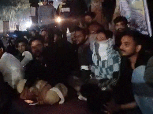 candidates-launch-protest-against-mppsc-in-indore:stand-firm-in-cold-over-10-point-demands;-4-day-demonstration-named-‘nyay-yatra-2.0’