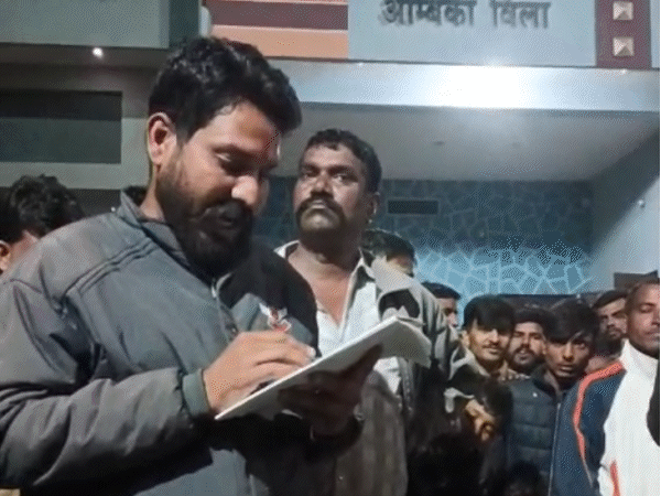 ratlam-village-meeting-calls-for-social-boycott-over-love-marriages:resolution-adopted-at-panchewa-panchayat,-families-named-in-videos;-administration-begins-inquiry-after-footage-surfaces