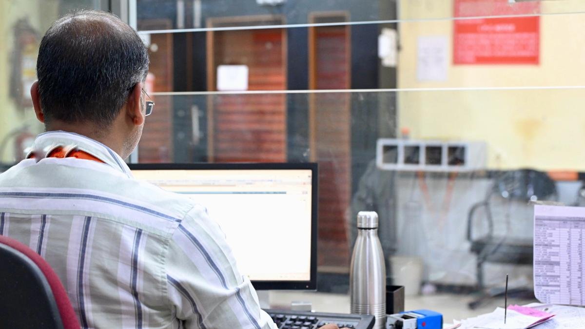 bank-unions-to-go-on-nationwide-strike-on-jan-27-to-press-for-5-day-work-week