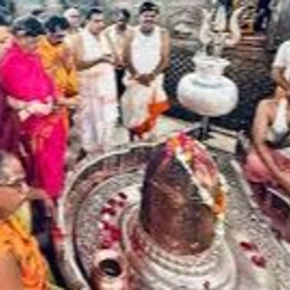 supreme-court-dismisses-mahakal-temple-vip-darshan-plea:high-court-order-upheld,-granting-ujjain-collector-authority-to-decide-who-qualifies-for-entry-into-sanctum-sanctorum