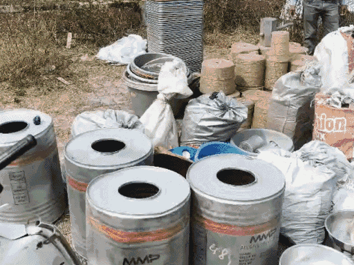 illegal-firecracker-factory-busted-in-khandwa:2-tonnes-of-gunpowder-seized:-police-say-youth-congress-leader-named-main-accused;-driver-detained,-questioning-underway