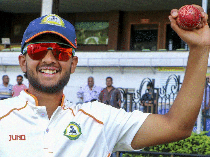 mumbai-players-wear-masks-in-ranji-trophy-clash-vs-delhi:siraj-takes-four-wickets-for-hyderabad,-mp-bowled-out-for-187-against-maharashtra