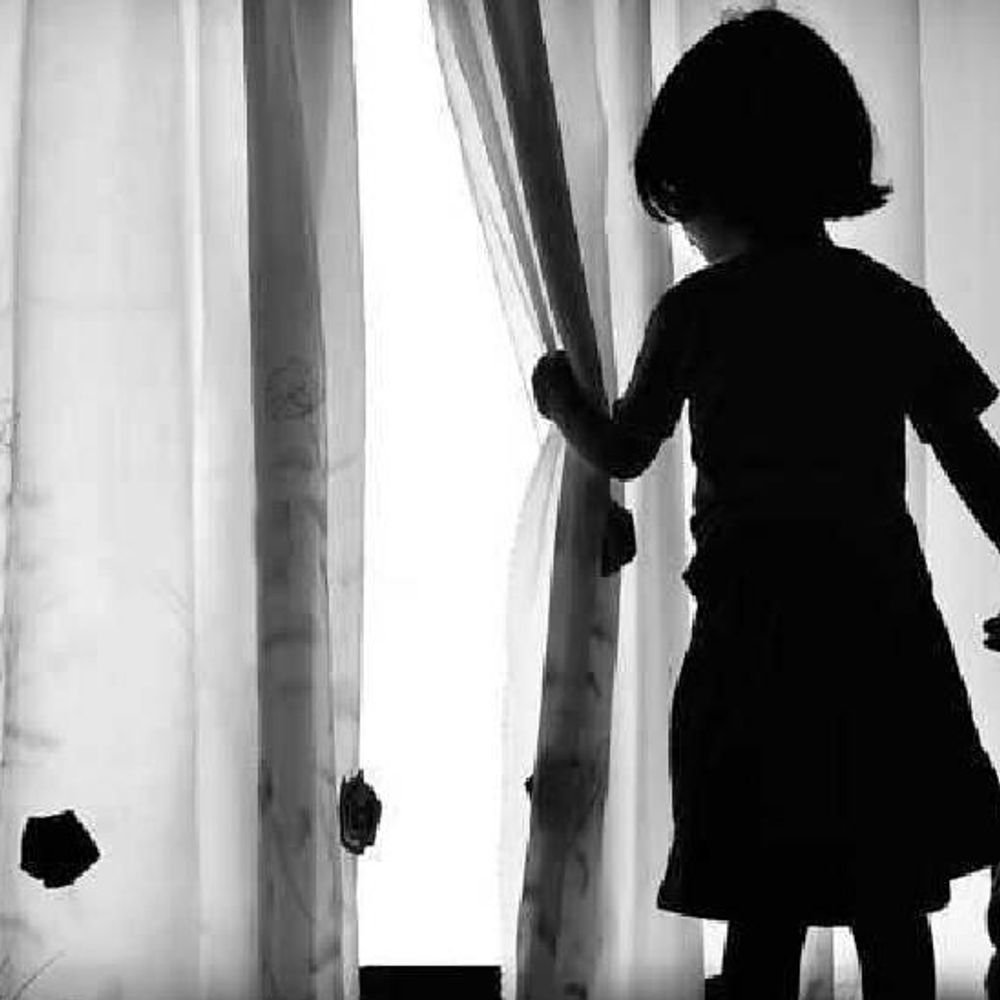 teacher-rapes-6-year-old-girl-in-tikamgarh-school:villagers-protest-and-demand-house-demolition-and-strict-action-against-accused