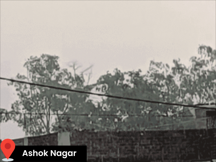 hailstorm-in-neemuch-mandsaur,-roads-covered-with-hailstones:rain-lashes-gwalior,-ujjain,-and-other-districts,-crops-damaged;-alert-issued-in-14-districts