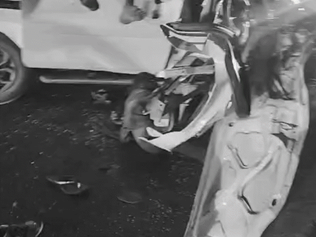 3-killed-as-car-and-truck-collide-on-highway:child-seen-crying-in-pain,-mp-family-was-heading-to-gujarat