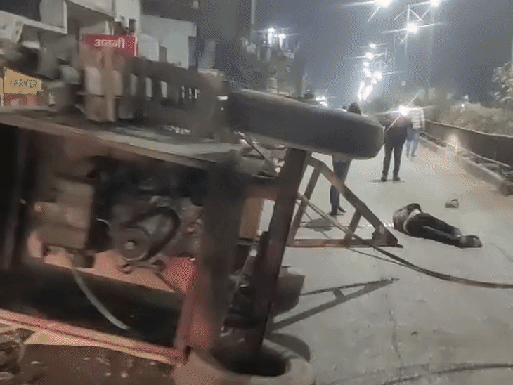 bike-rider-killed-by-wire-stretched-across-road-in-satna:2-cousins-injured,-police-say-cable-tied-to-tractor-led-to-deadly-accident