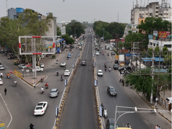 indore-elevated-corridor-work-begins-on-ground:₹350-crore-project-stuck-for-four-years-sees-soil-testing-amid-traffic