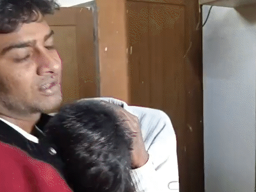 woman-govt-employee-robbed-at-home:held-hostage-at-knife-point-as-maid’s-son-escapes-with-cash-and-iphone;-accused-has-criminal-past