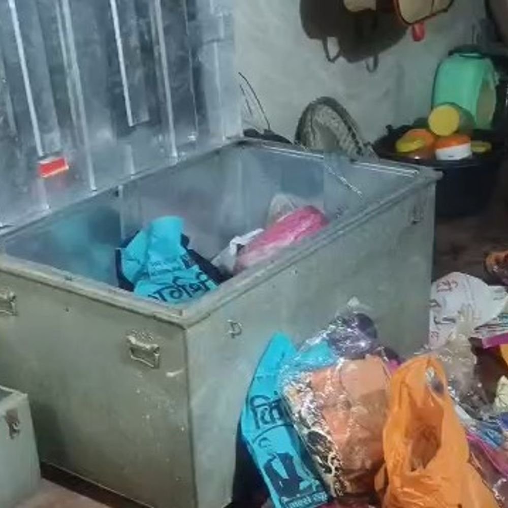 thieves-enter-homes-through-roof,-break-trunks,-flee-with-₹15cr:1-kg-gold,-2.5-kg-silver-and-₹20-lakh-cash-stolen-in-shivpuri;-police-begin-search