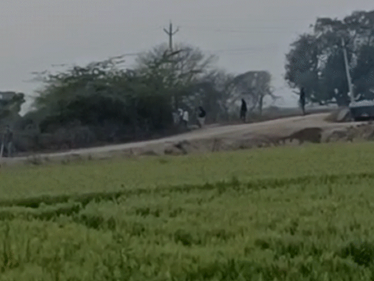 criminals-shoot-father-son-in-law-in-morena:fire-12-rounds,-bullet-pierces-thigh;-police-complaint-filed