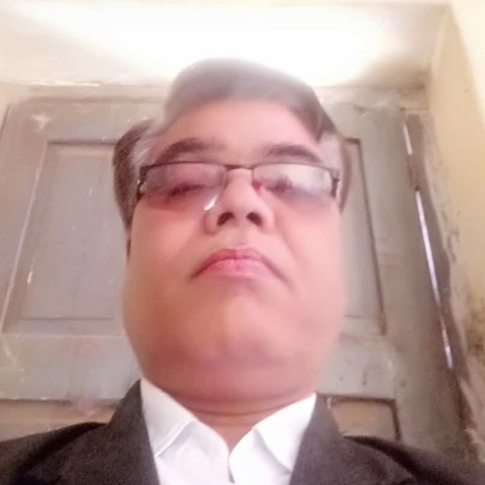 lawyer-shot-dead-in-shivpuri-while-heading-to-court:family-claims-murder-tied-to-land-dispute