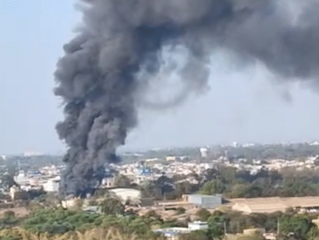 fire-breaks-out-in-furniture-factory:five-fire-engines-on-spot-as-wooden-stock-fuels-flames